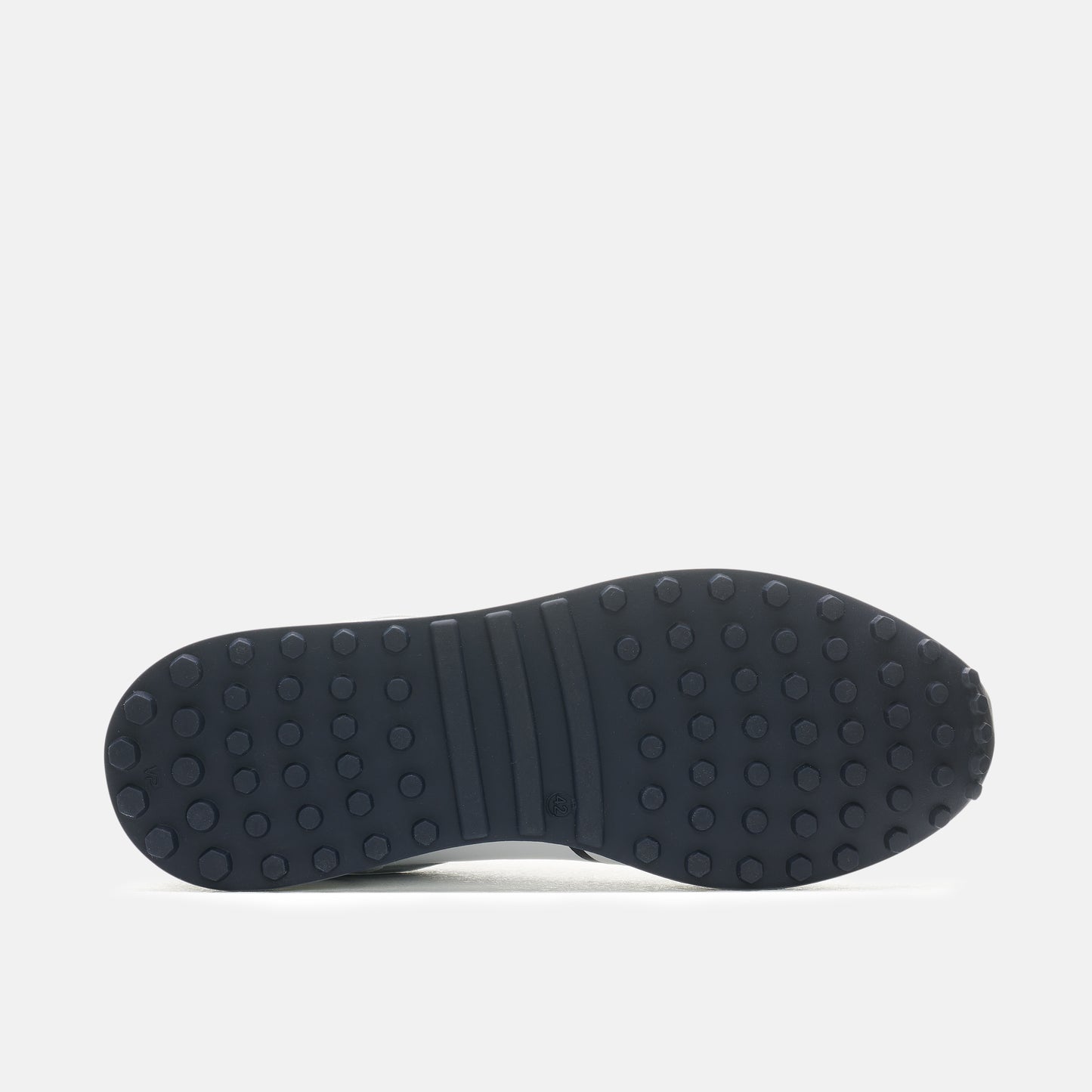 Award winning Flyer White men's golf shoe from duca del cosma with full waterproofness