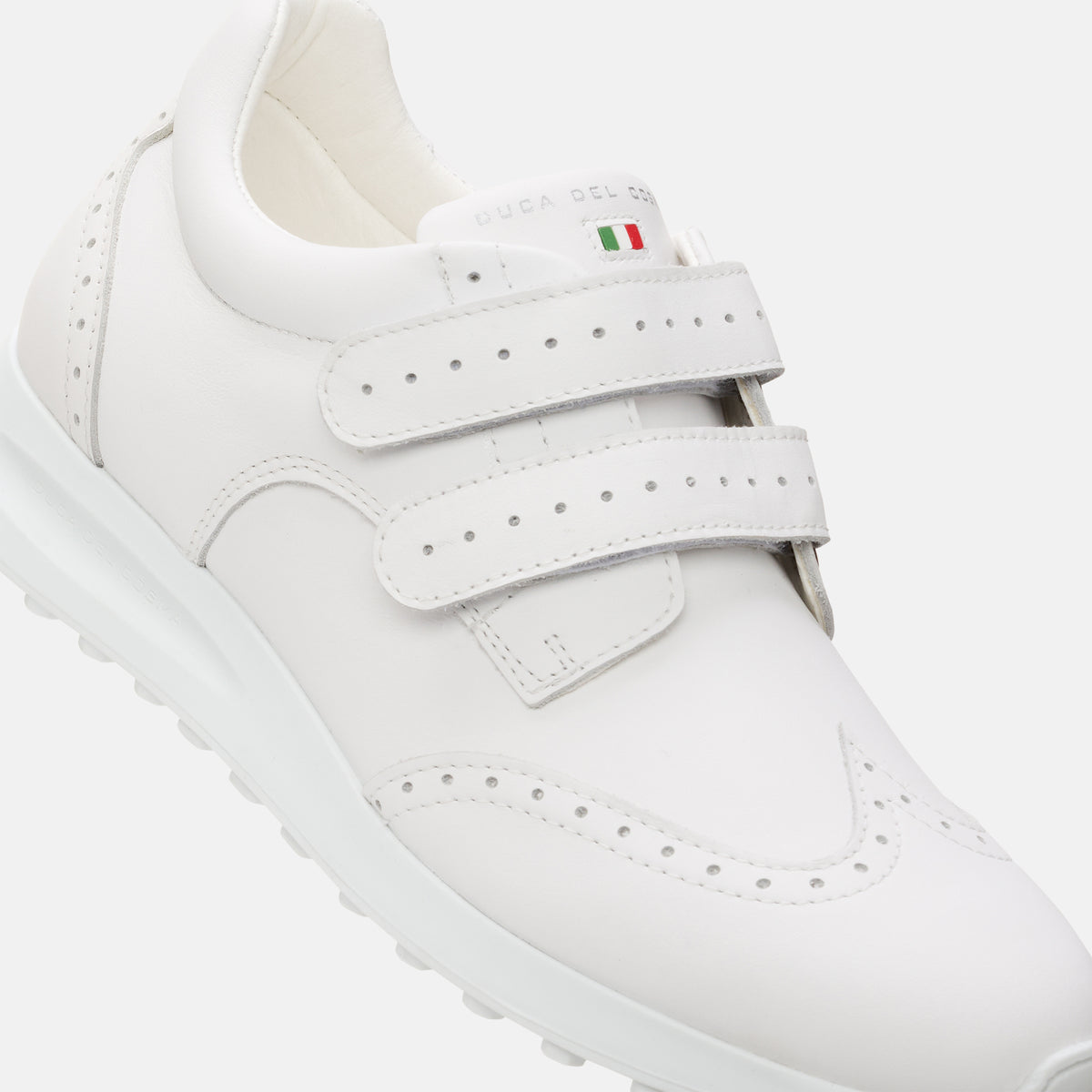 Waterproof Golf Shoe, White Golf Shoes, Lightweight Golf Shoes, Spikeless Golf Shoes, Duca del Cosma Women's Golf Shoes, Classic golf shoes.