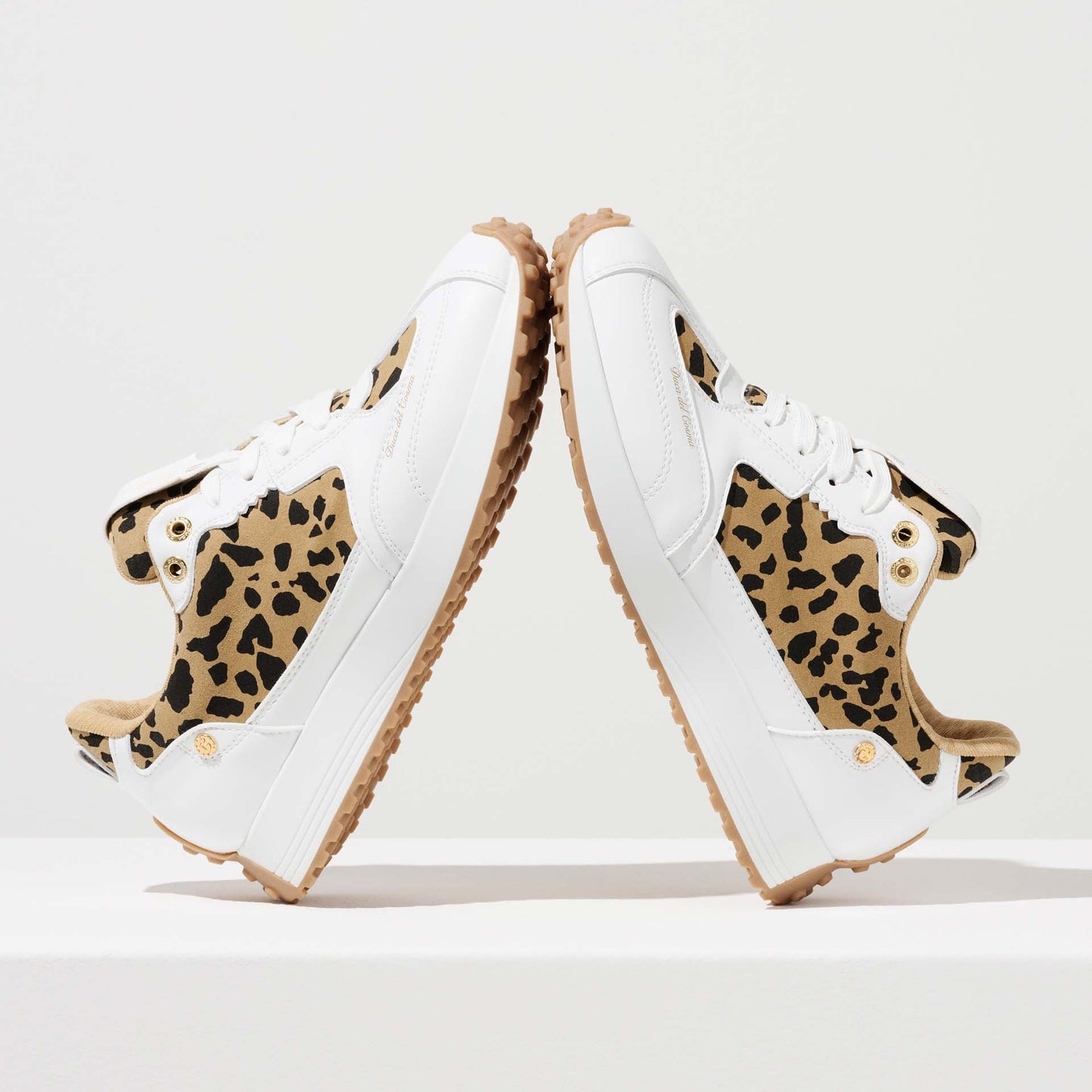 Waterproof Golf Shoe, White Golf Shoes, Lightweight Golf Shoes, Spikeless Golf Shoes, Duca del Cosma Women's Golf Shoes.