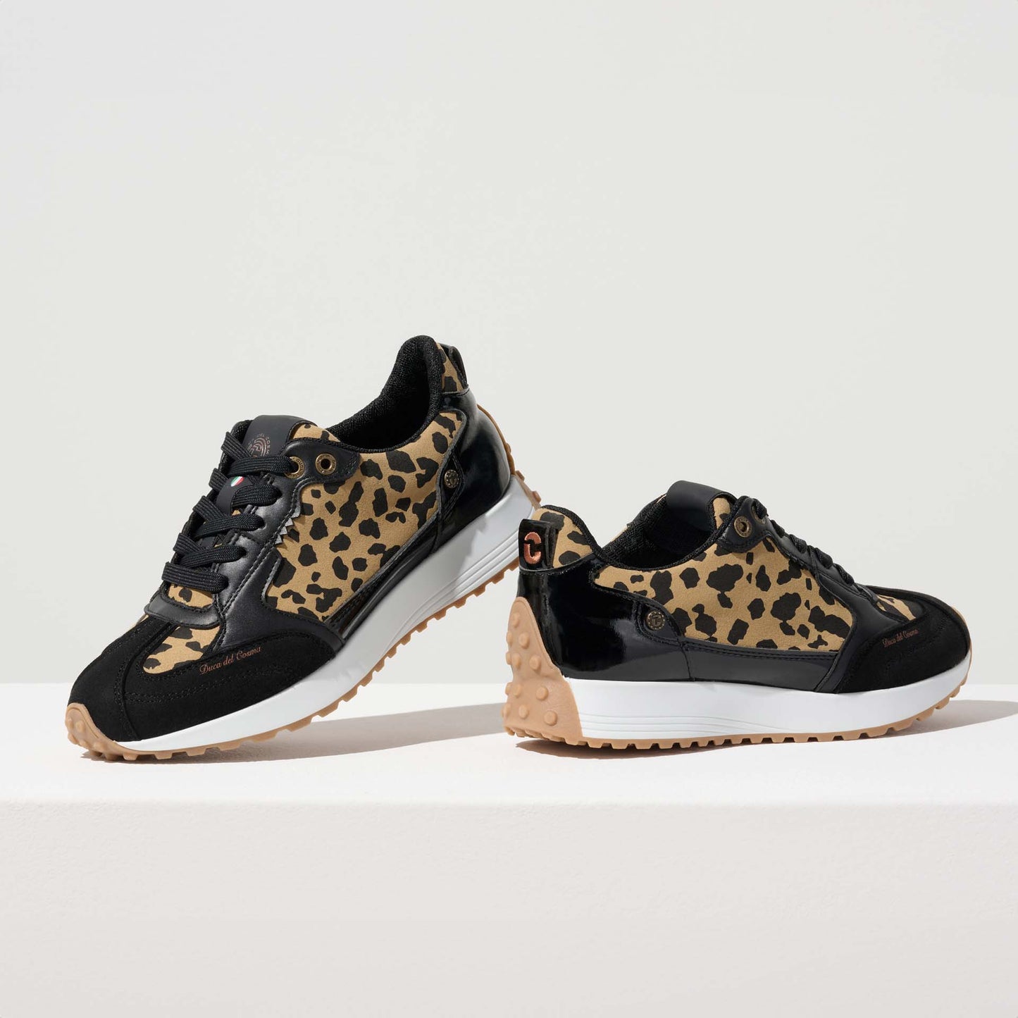 Waterproof Golf Shoe, Black Golf Shoes, Lightweight Golf Shoes, Spikeless Golf Shoes, Duca del Cosma Women's Golf Shoes.