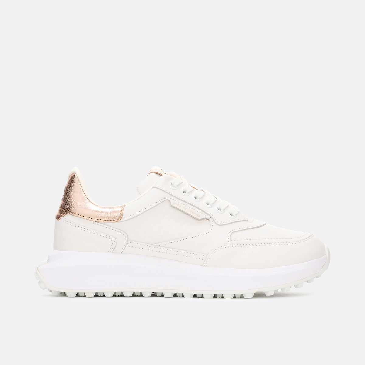 Women's golf shoes