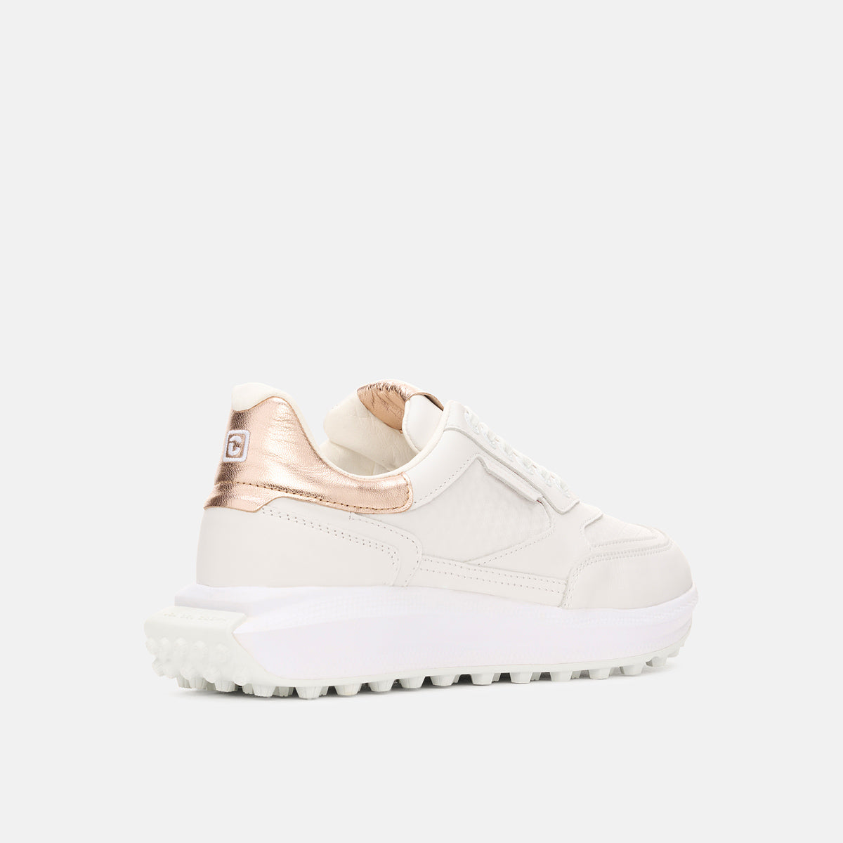 Women's golf shoes