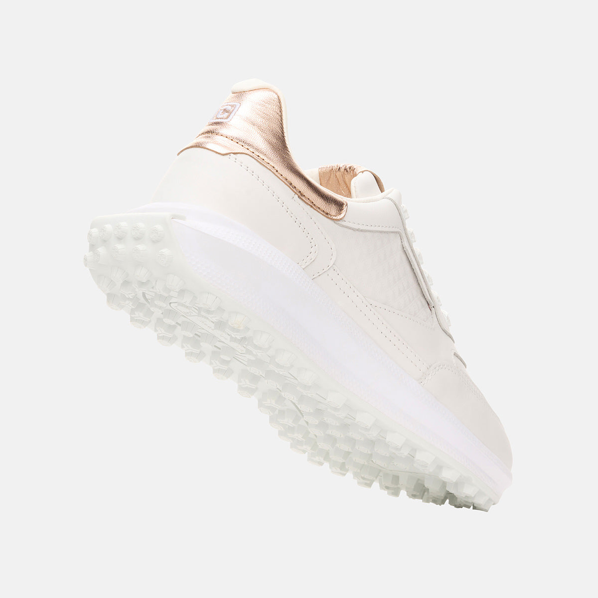 Women's golf shoes