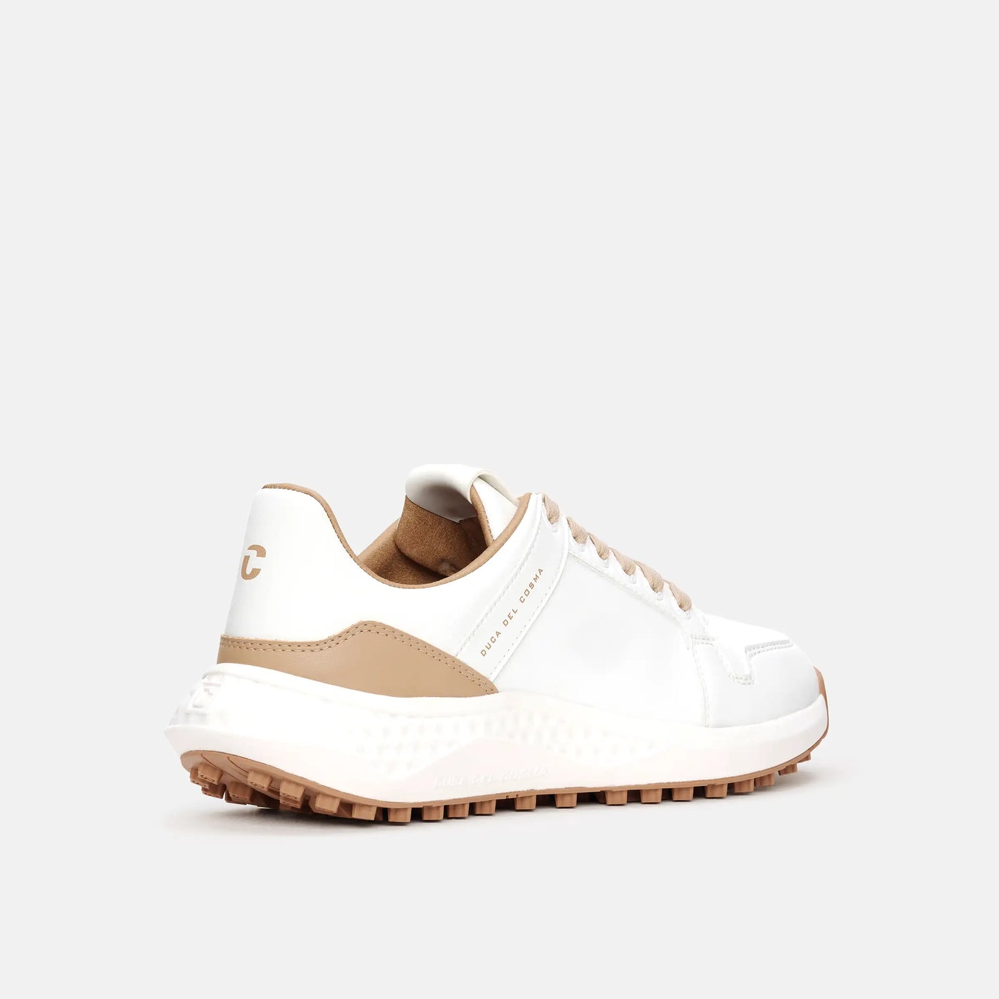 the ideal sporty women's golf sneakers. Waterproof, comfortable, and providing exceptional grip , Duca del Cosma