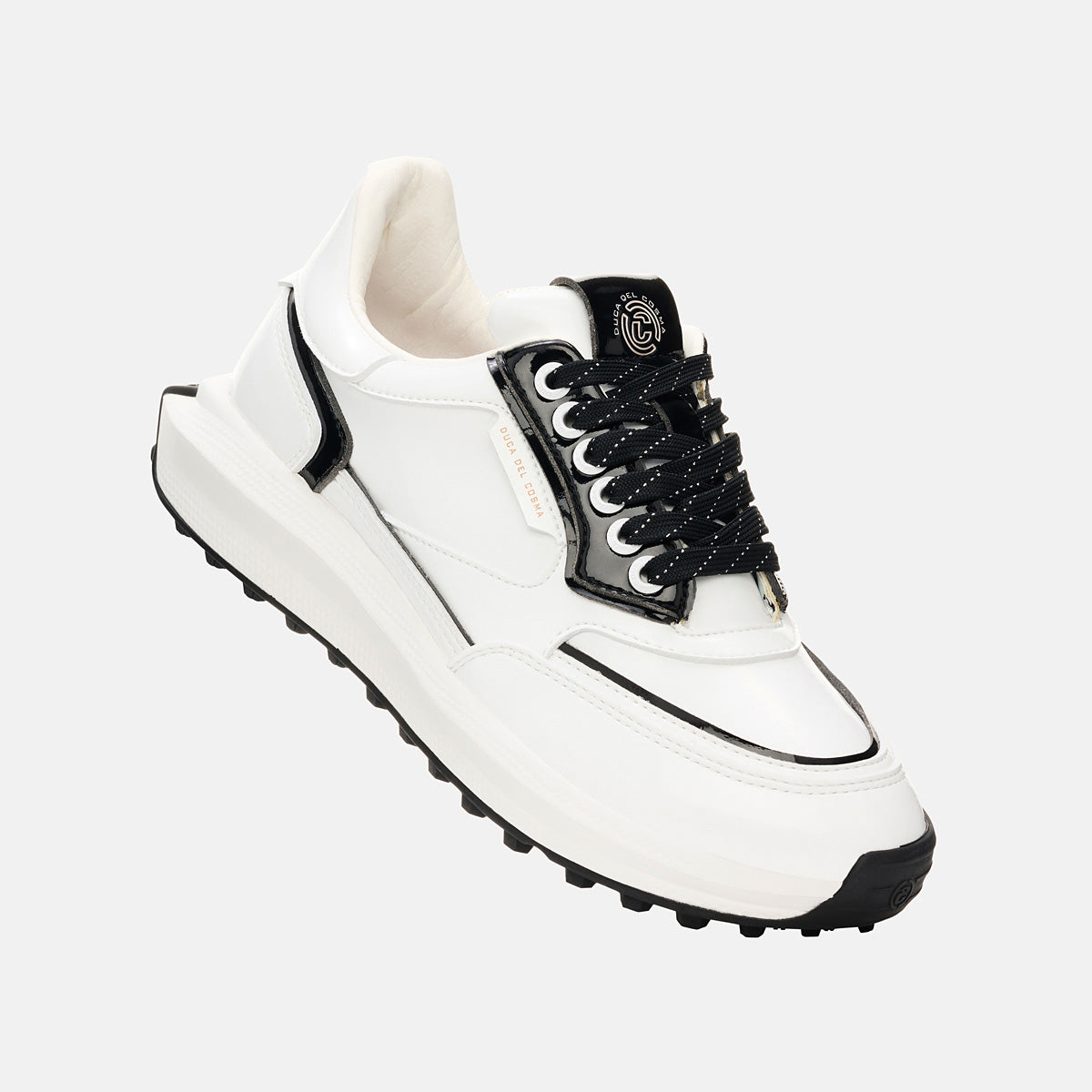 Women's golf shoes