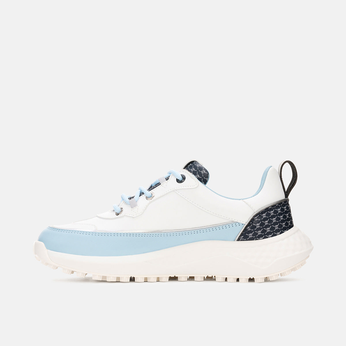 Women's golf shoes
