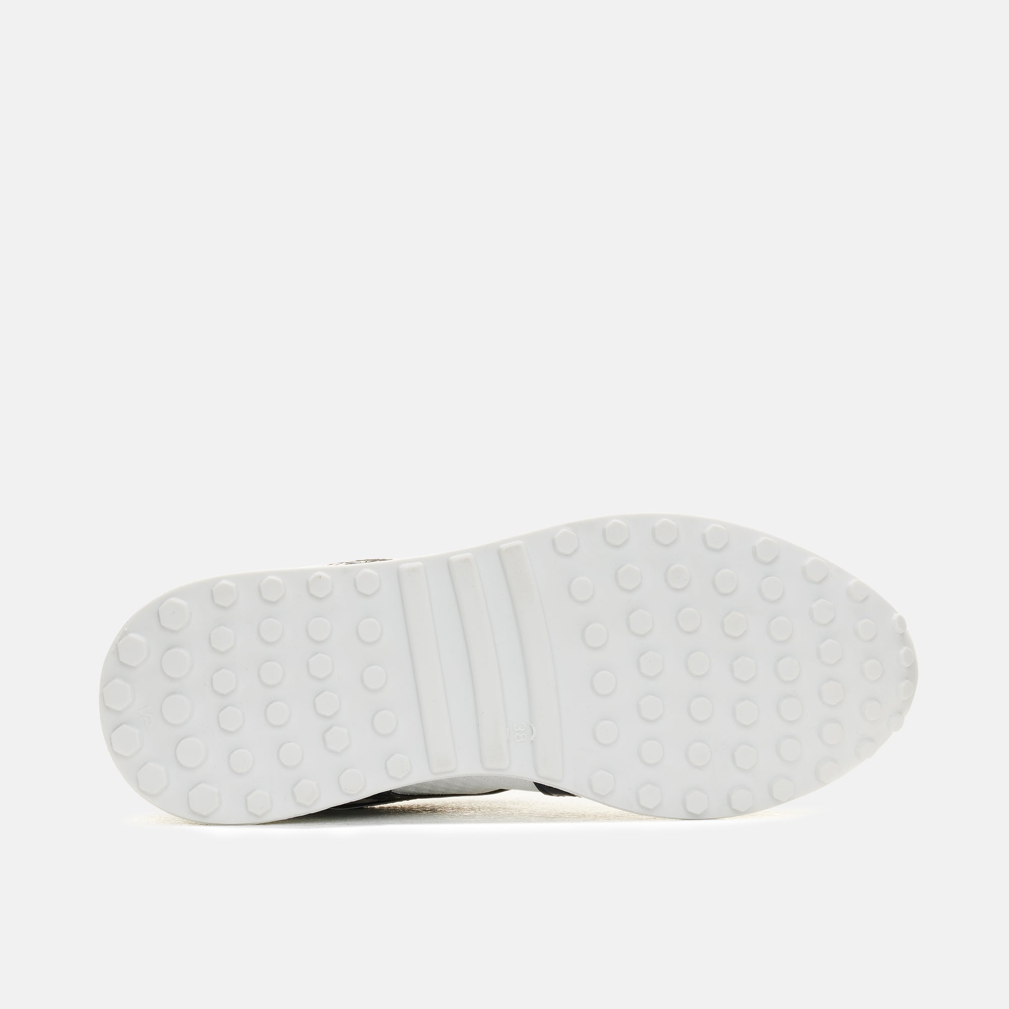 spikeless golf shoes women