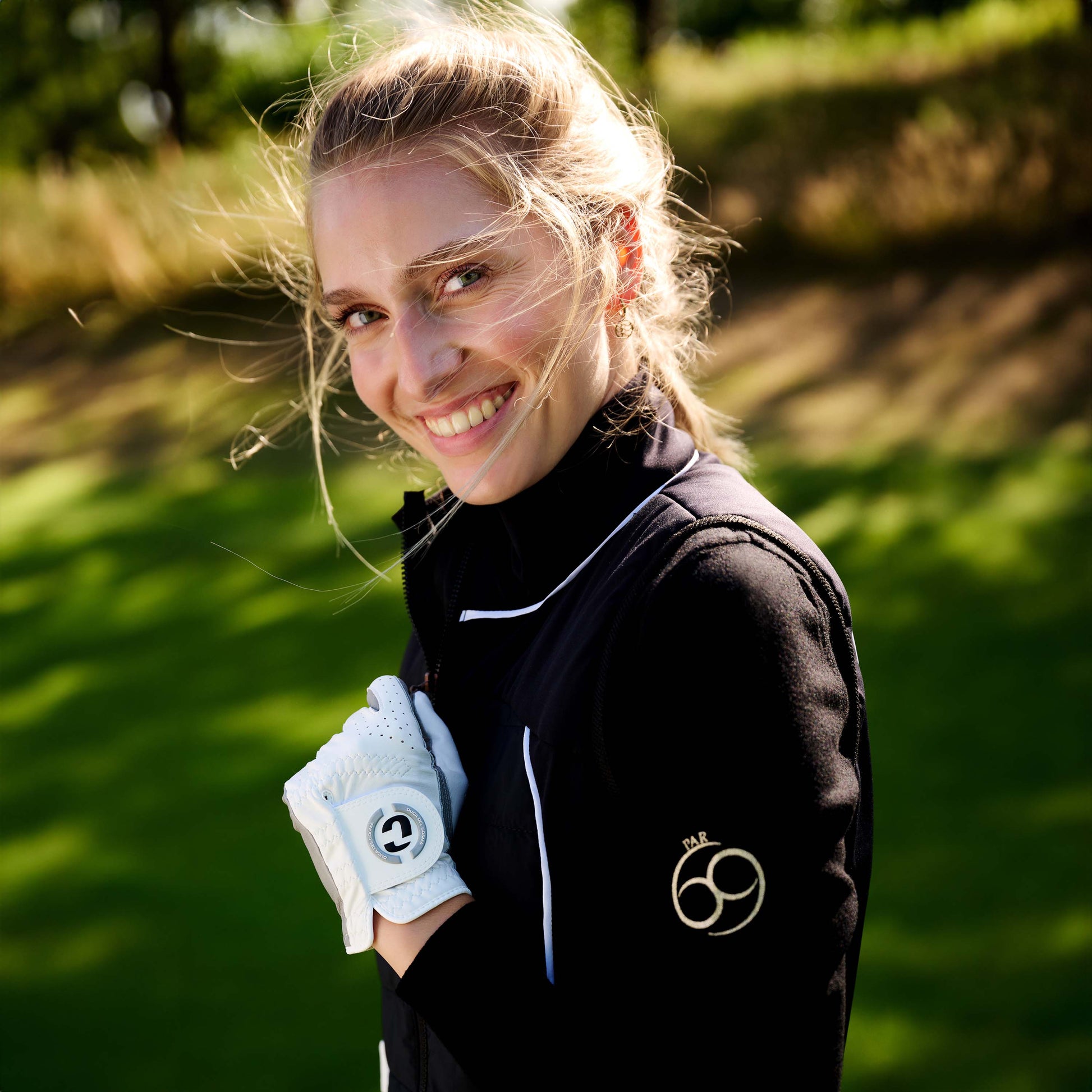 Duca del Cosma right golf glove for women's with cabretta leather and microfiber for a perfect fit