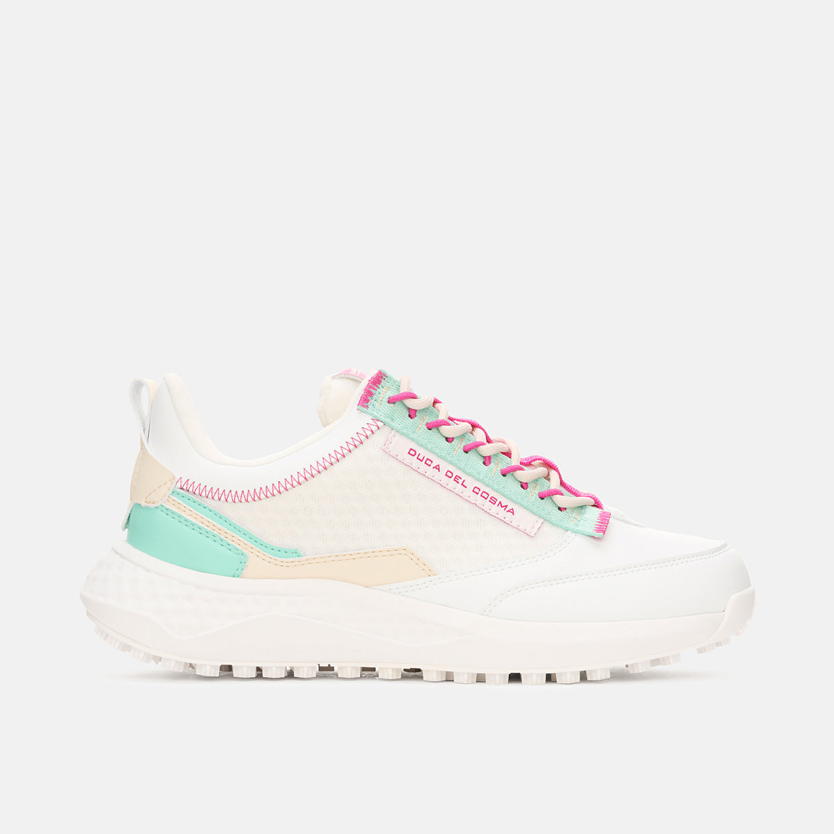 Women's golf shoes