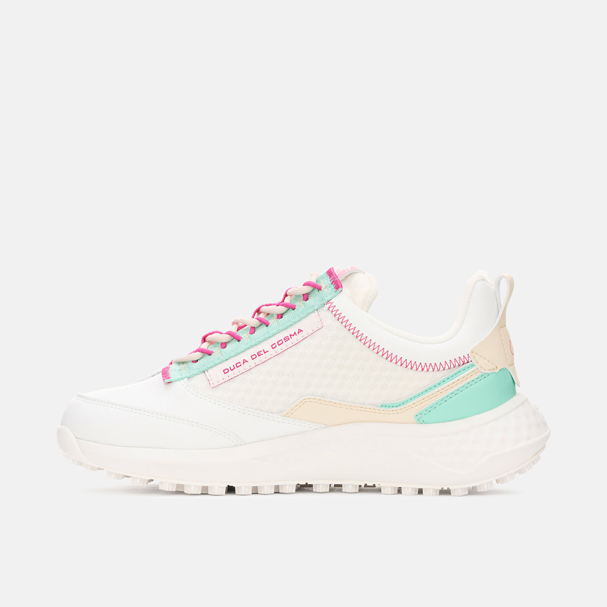 Women's golf shoes