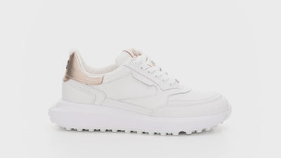Women's golf shoes 